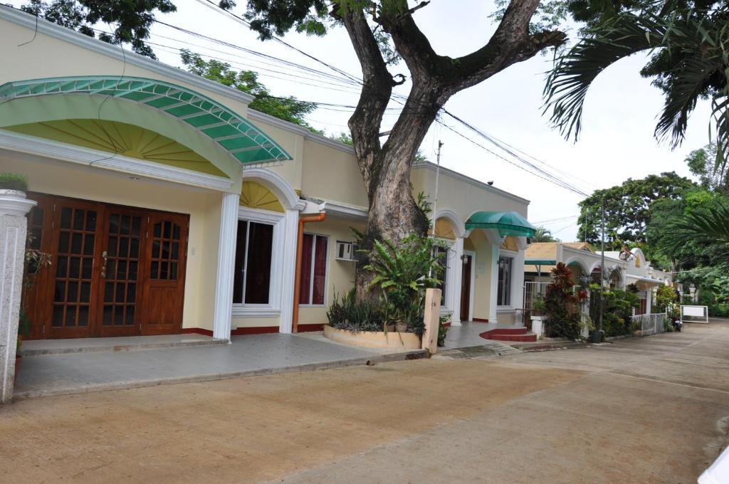 D'Lucky Garden Inn & Suites Tiniguiban 외부 사진