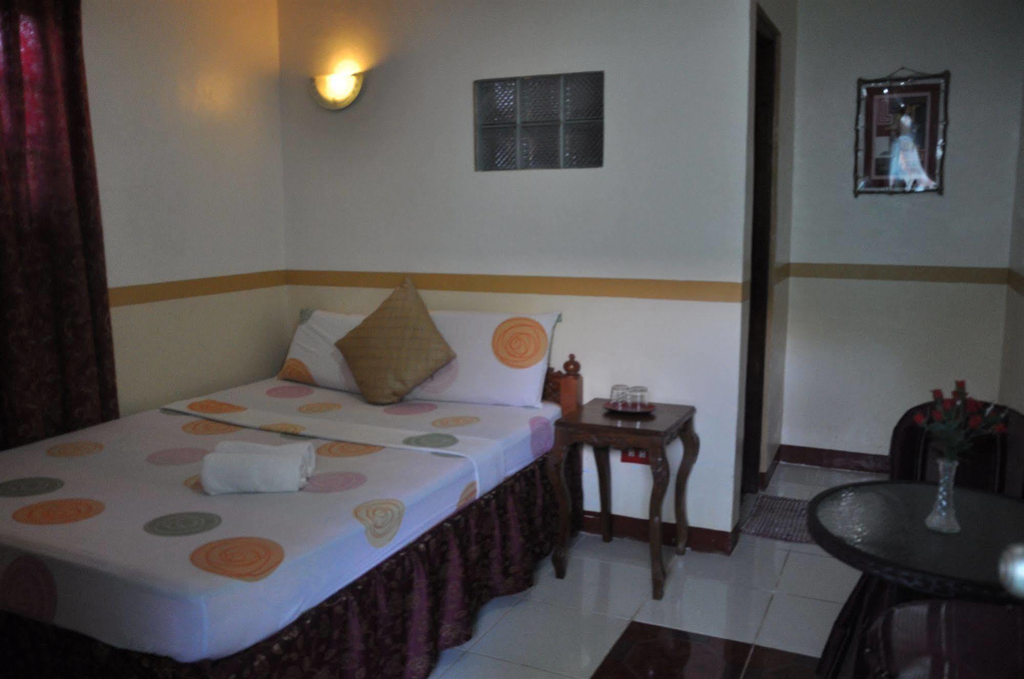 D'Lucky Garden Inn & Suites Tiniguiban 외부 사진