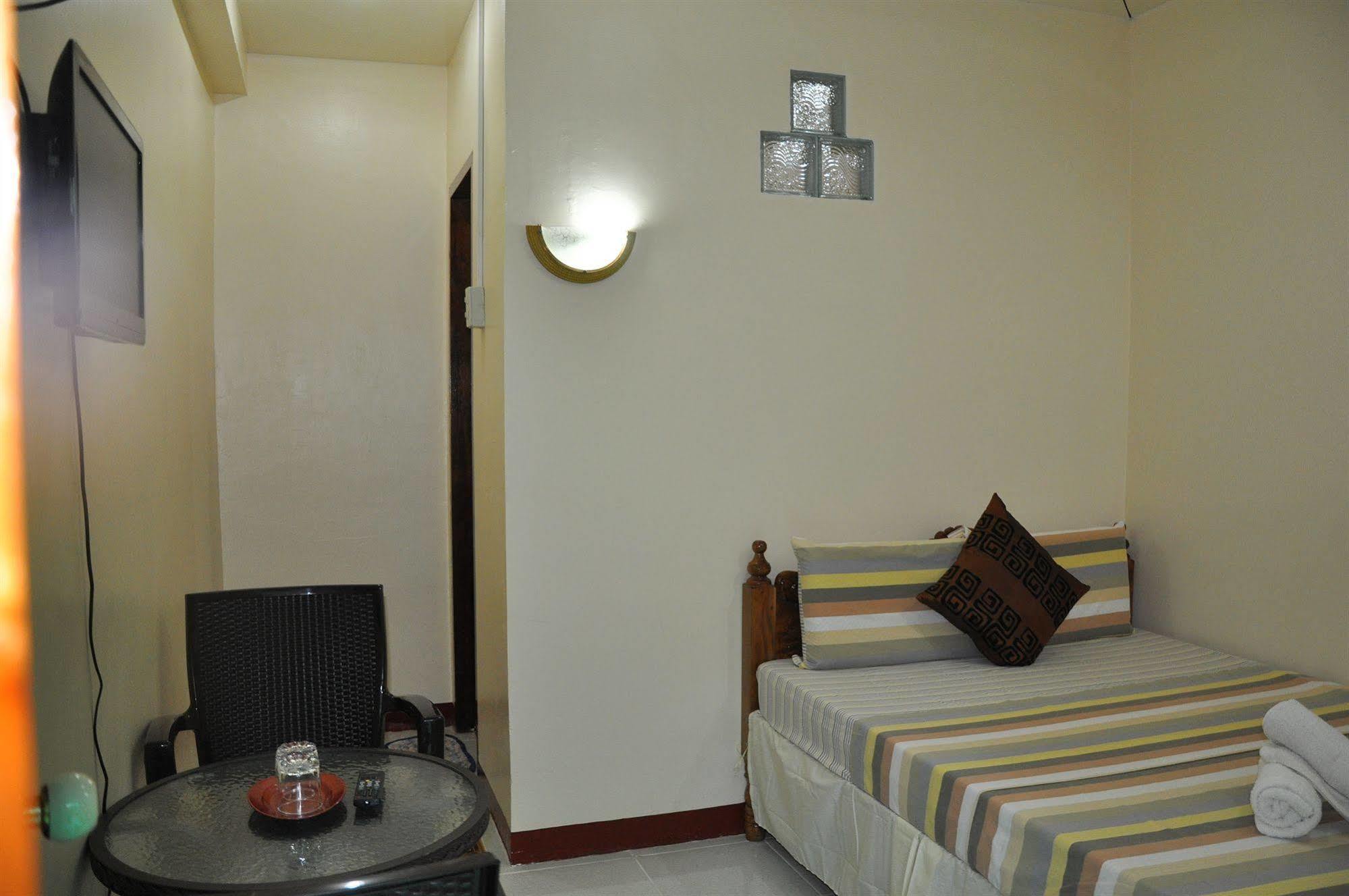 D'Lucky Garden Inn & Suites Tiniguiban 외부 사진